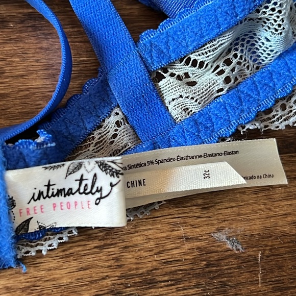 Intimately FREE PEOPLE Lace Balconette Bra Size 32C - Picture 5 of 14